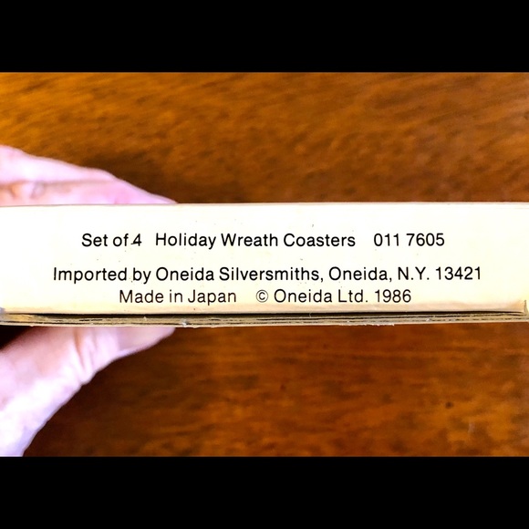 Vintage Wm A Rogers Christmas Wreath Coasters Set - Picture 6 of 7